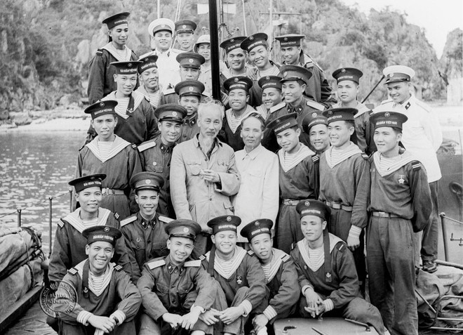 “胡志明最美的名字”展览会展出的图片。(图片来源:组委会供图) “胡志明最美的名字”展览会展出的图片。(图片来源:组委会供图)