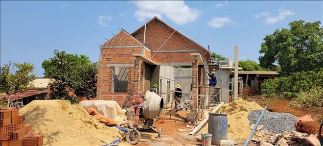 嘉莱省边境地区“柬埔寨村”面貌日新月异。(图片来源:越通社) 嘉莱省边境地区“柬埔寨村”面貌日新月异。(图片来源:越通社)