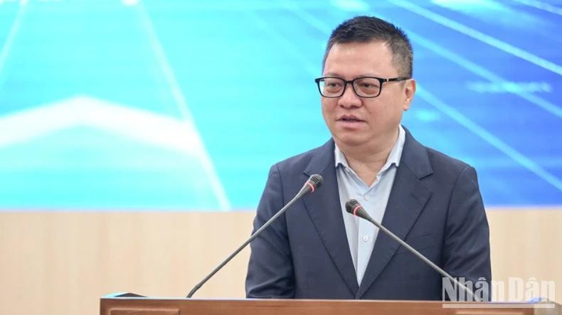 《人民报》社总编辑、党委书记黎国明同志。(裴江 摄) 《人民报》社总编辑、党委书记黎国明同志。(裴江 摄)