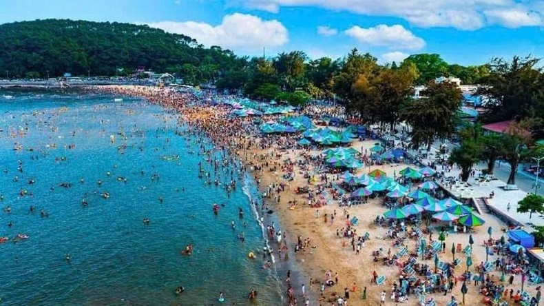 今年假期期间，海防旅游氛围热烈、欢乐、安全、健康。