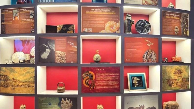 2025年世博会上的越南手工艺品。(图片来源:国际合作局) 2025年世博会上的越南手工艺品。(图片来源:国际合作局)