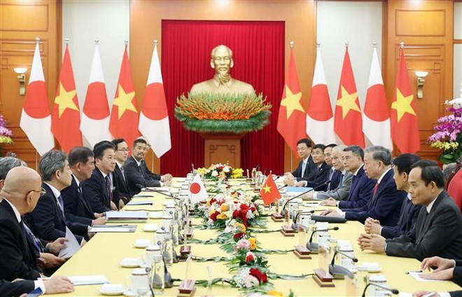 苏林总书记会见日本首相石破茂场景。(图片来源:越通社) 苏林总书记会见日本首相石破茂场景。(图片来源:越通社)