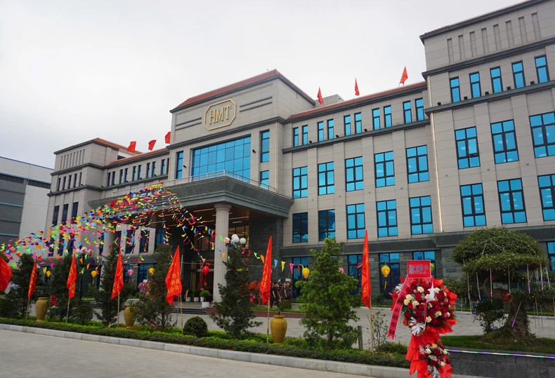 该项目总投资8700万美元,主要生产汽车被动安全零部件。 该项目总投资8700万美元,主要生产汽车被动安全零部件。