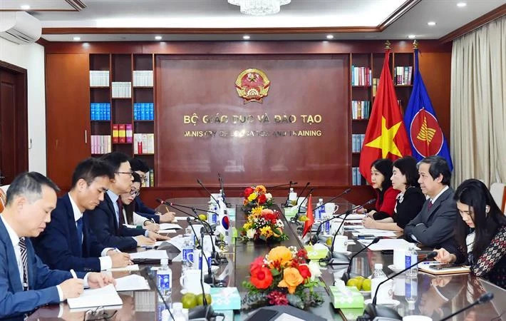 双方会见场景。图片来源:越南教育与培训部提供 双方会见场景。图片来源:越南教育与培训部提供