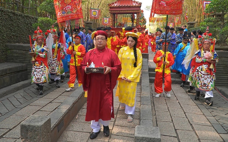 2025年4月7日(即农历三月初十),胡志明市市委、市人民议会、市人民委员会和越南祖国阵线胡志明市委员会在胡志明市民族文化历史公园雄王纪念堂隆重举行雄王祭祖仪式。 2025年4月7日(即农历三月初十),胡志明市市委、市人民议会、市人民委员会和越南祖国阵线胡志明市委员会在胡志明市民族文化历史公园雄王纪念堂隆重举行雄王祭祖仪式。