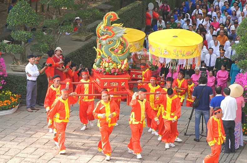 2025年4月7日(即农历三月初十),胡志明市市委、市人民议会、市人民委员会和越南祖国阵线胡志明市委员会在胡志明市民族文化历史公园雄王纪念堂隆重举行雄王祭祖仪式。 2025年4月7日(即农历三月初十),胡志明市市委、市人民议会、市人民委员会和越南祖国阵线胡志明市委员会在胡志明市民族文化历史公园雄王纪念堂隆重举行雄王祭祖仪式。