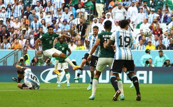 萨利姆•多萨里推射瞬间。 萨利姆•多萨里推射瞬间。