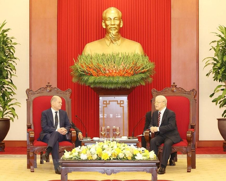 阮富仲总书记会见奥拉夫·朔尔茨总理。 阮富仲总书记会见奥拉夫·朔尔茨总理。