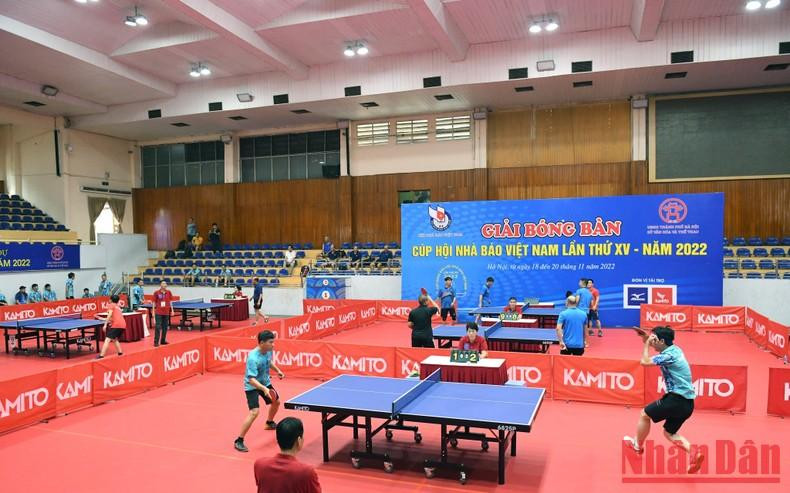 开幕式结束后,各支队伍参加角逐。 开幕式结束后,各支队伍参加角逐。