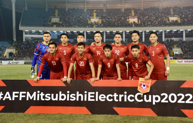 越南队赛前合影。