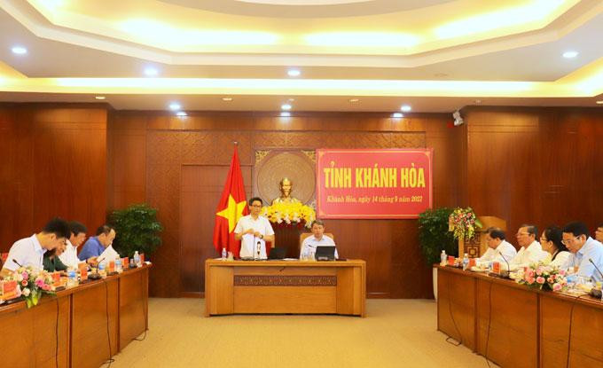 武德儋副总理在会上讲话。