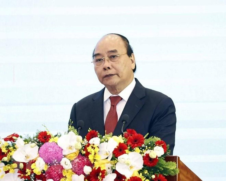 国家主席阮春福在会上发表讲话。