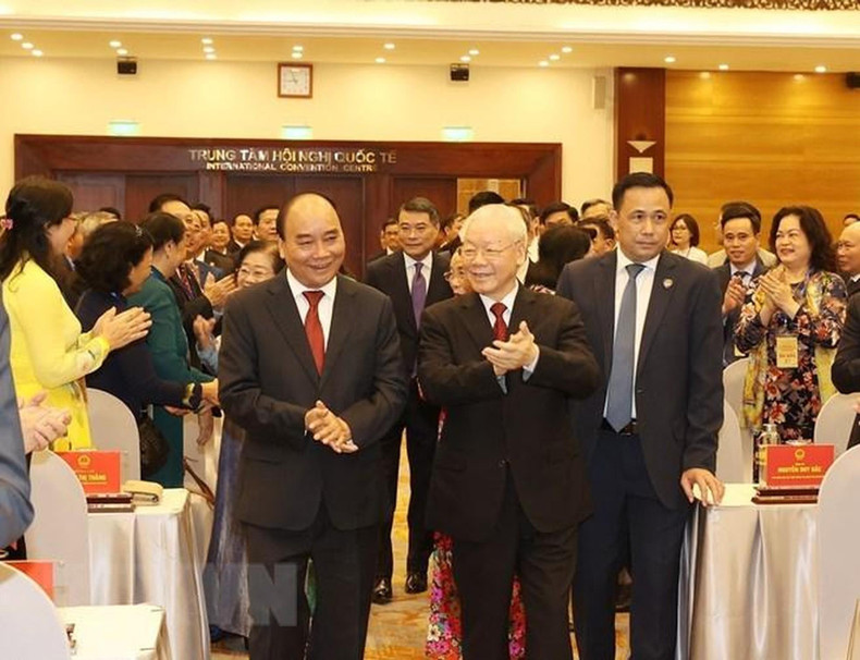 越共中央总书记阮富仲和国家主席阮春福莅临出席纪念仪式。