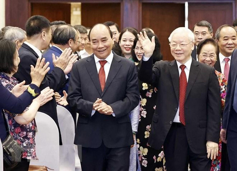 越共中央总书记阮富仲和国家主席阮春福莅临出席纪念仪式。