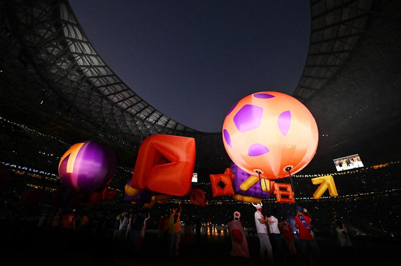 2022年世界杯元素亮相。 2022年世界杯元素亮相。