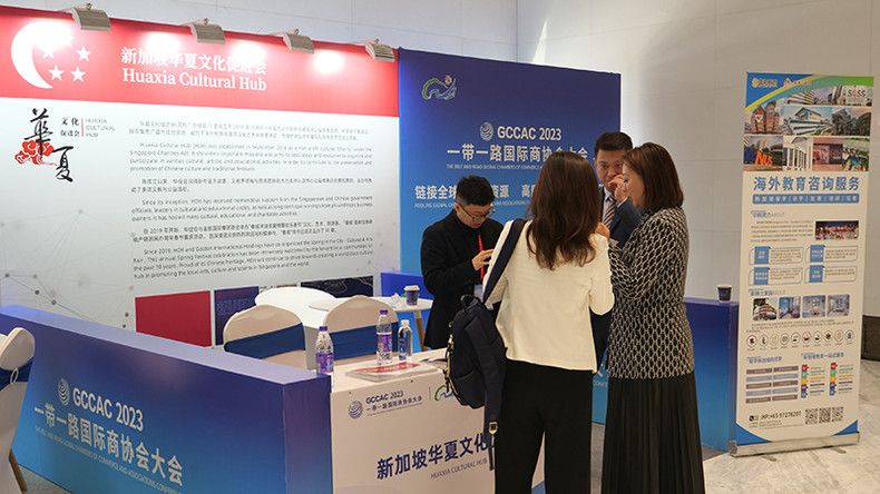 新加坡华夏文化促进会展位。 新加坡华夏文化促进会展位。