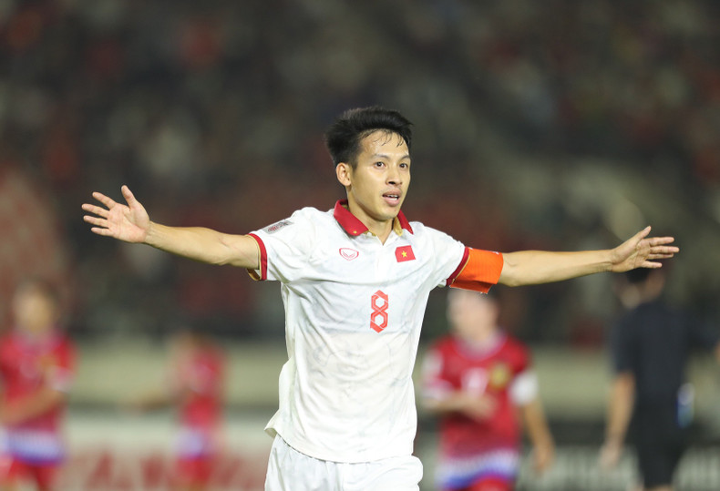 杜雄勇为进球庆祝。 杜雄勇为进球庆祝。