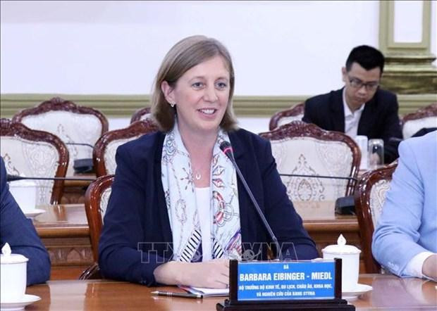 奥地利施泰尔马克州经济部长Barbara Eibinger-Miedl发言。