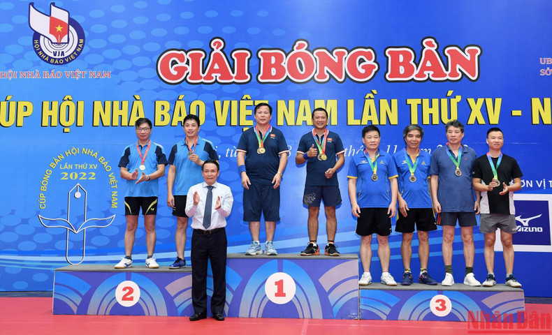 男子双打奖颁奖仪式。 男子双打奖颁奖仪式。