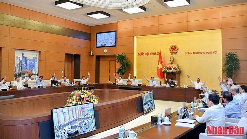 国会常委会表决通过议程。