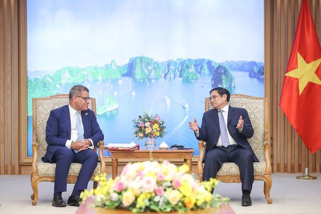 范明正总理会见阿洛克·夏尔马主席。 范明正总理会见阿洛克·夏尔马主席。