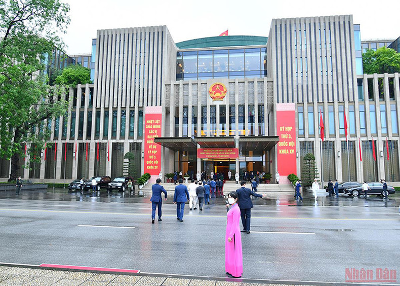 越南国会代表入陵瞻仰胡志明主席遗容(组图) ảnh 9 越南国会代表入陵瞻仰胡志明主席遗容(组图) ảnh 9