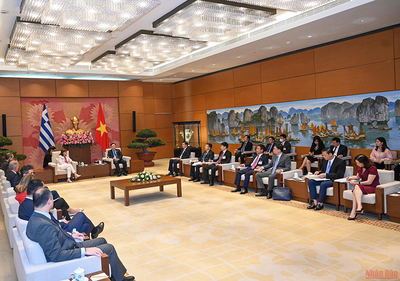 越南国会主席王廷惠会见希腊总统卡特里娜·萨克拉罗普卢(组图) ảnh 4 越南国会主席王廷惠会见希腊总统卡特里娜·萨克拉罗普卢(组图) ảnh 4