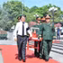 政府总理黎明兴和国防部领导将烈士的遗骸移送至墓地。