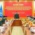 越南国防部向即将出国执行联合国维和任务的4名军官颁发任命书。（图片来源：越南人民军队报）