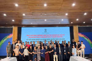 与会代表合影。（图片来源：vneconomy.vn）