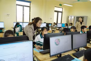 附图。