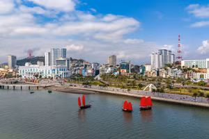 三舷船体验旅游产品亮相下龙湾【视频】
