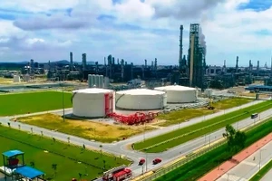 位于清化省南部的宜山炼油化工联合区。