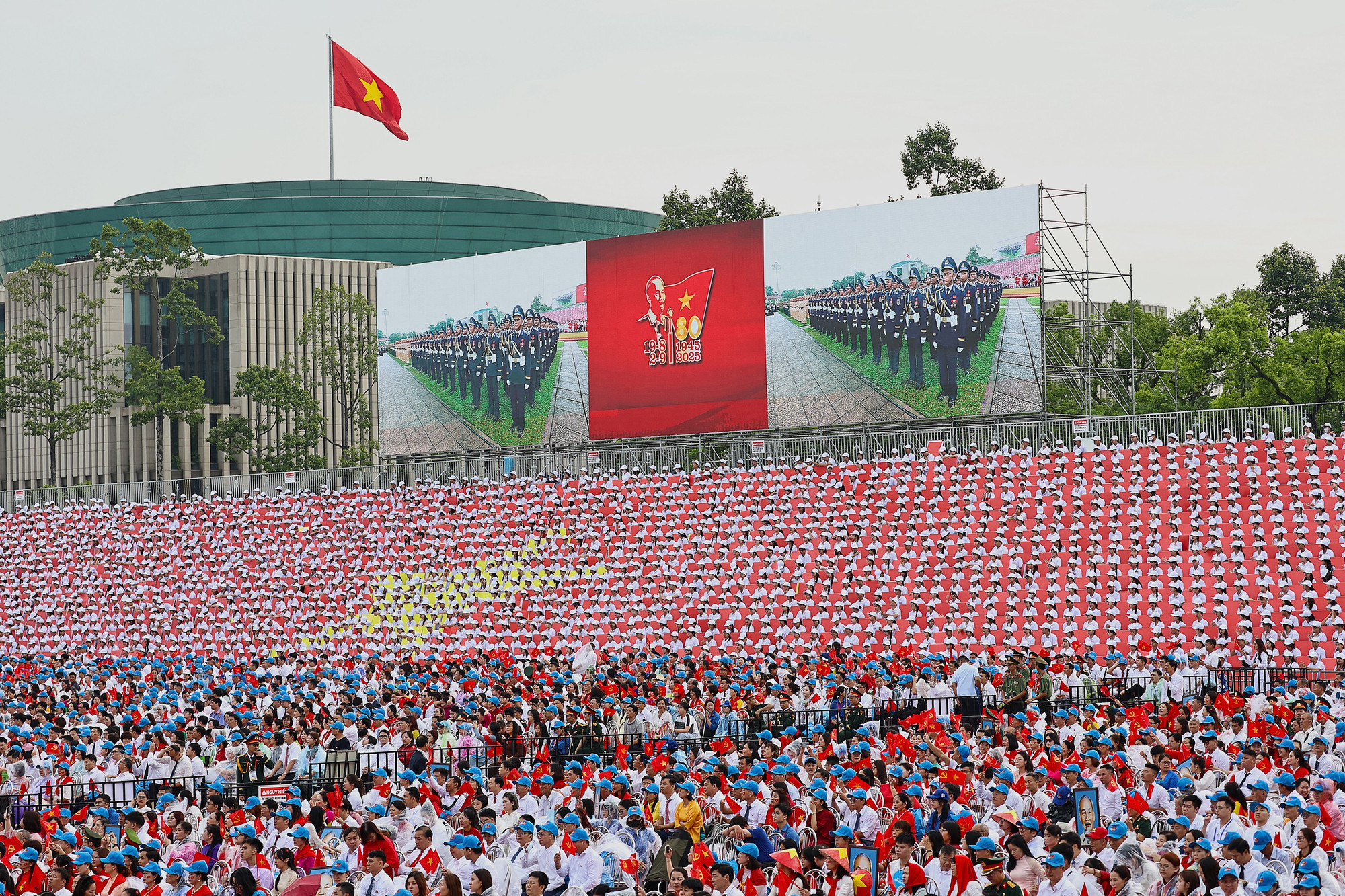 庆祝国庆80周年阅兵与游行国家级总彩排令人印象深刻【组图】