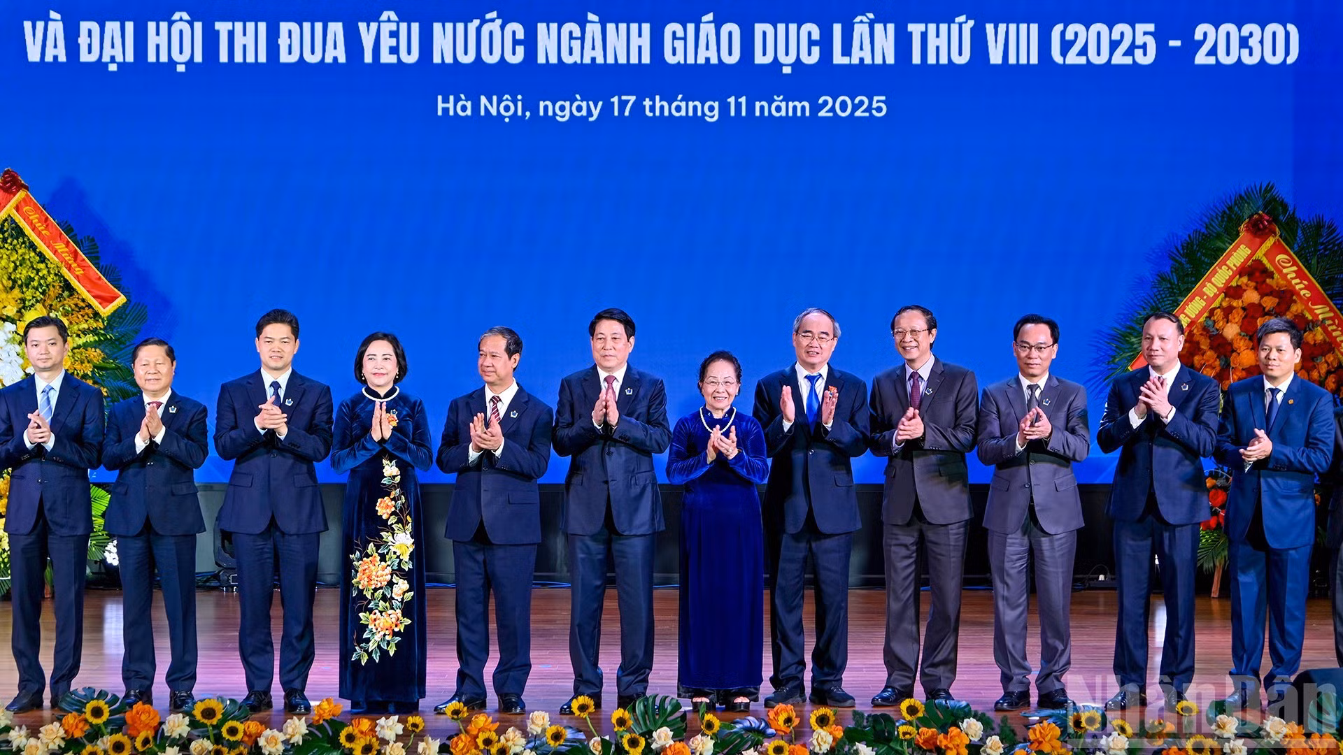 越南国家主席梁强出席第八次教育行业爱国竞赛大会【组图】
