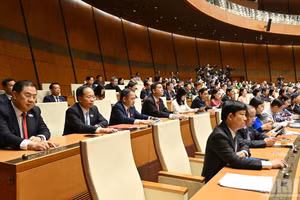 第十六届国会任期内的政府设有14个部和3个部级机构。