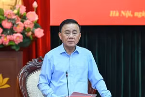 越共中央政治局委员、中央书记处常务书记陈锦秀。图片来源：维灵 摄