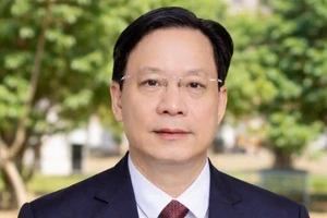 山罗省委书记黄文验。