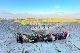 附图：越南国家旅游局要求各单位停止且不再组织前往战乱地区及危险区域的旅游行程。