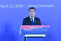 越南政府总理黎明兴在论坛上发表讲话。