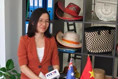 越南驻澳大利亚商务处首席代表、副总领事陈氏清美接受越通社记者采访。（图片来源：越通社）