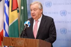 联合国秘书长安东尼奥·古特雷斯在美国纽约举行的新闻发布会上发表讲话。 