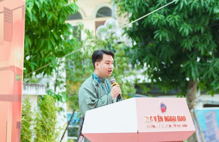 对外传播与文化系第50期学生范英德分享感受。