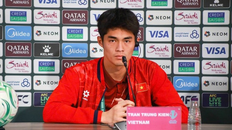 门将陈忠坚在新闻发布会上。（图片来源：VFF）