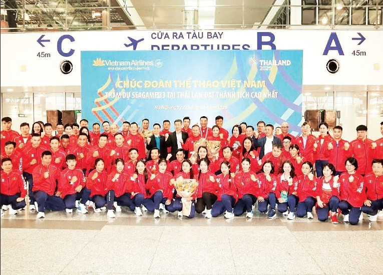 越南体育代表团在内排国际机场举行出征第33届东南亚运动会仪式。