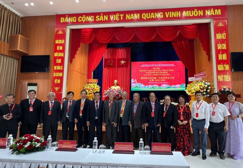 胡志明市华人同胞积极促进越中民间友好。图片来源：西贡解放日报