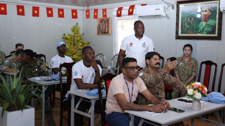 研讨会吸引了分区内各一级野战医院代表的广泛参与。