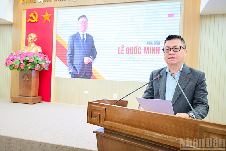 《人民报》总编辑、中央宣教与民运部副部长、越南新闻工作者协会主席黎国明在座谈会上致开幕词。 img-1157-1505.jpg