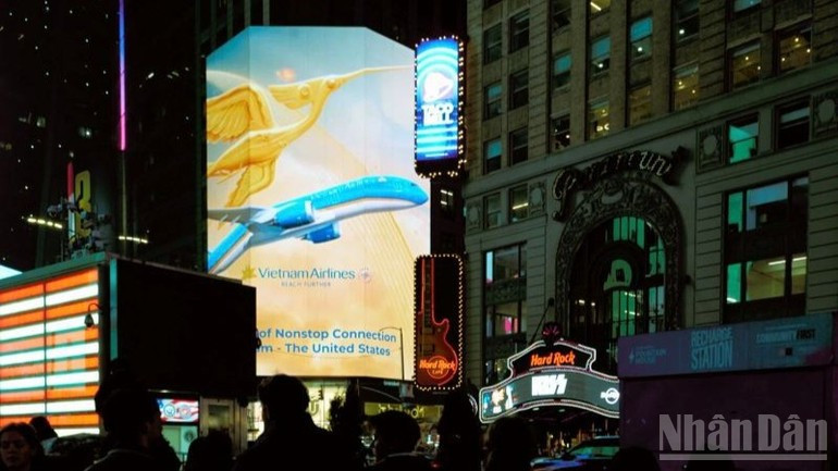 越南航空不仅承担运输任务，更是“文化使者”，凭借广泛的航线网络和品牌信誉，将越南故事传播至全球公众。