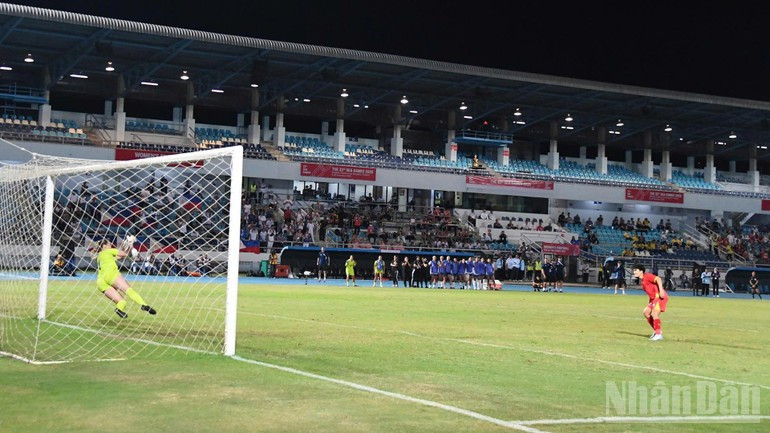 陈氏秋点球未能命中。